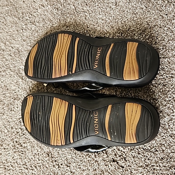 Vionic sandals size 8.5 - Picture 3 of 4